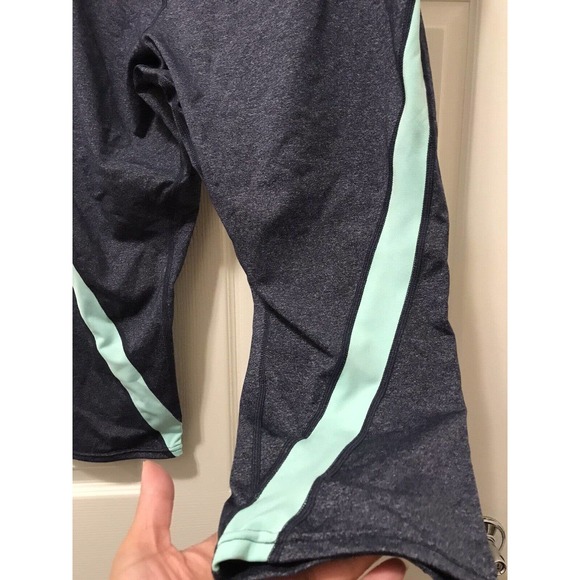 GAP Fit Capri Leggings XXL, Heathered Navy and Aqua - Picture 9 of 15